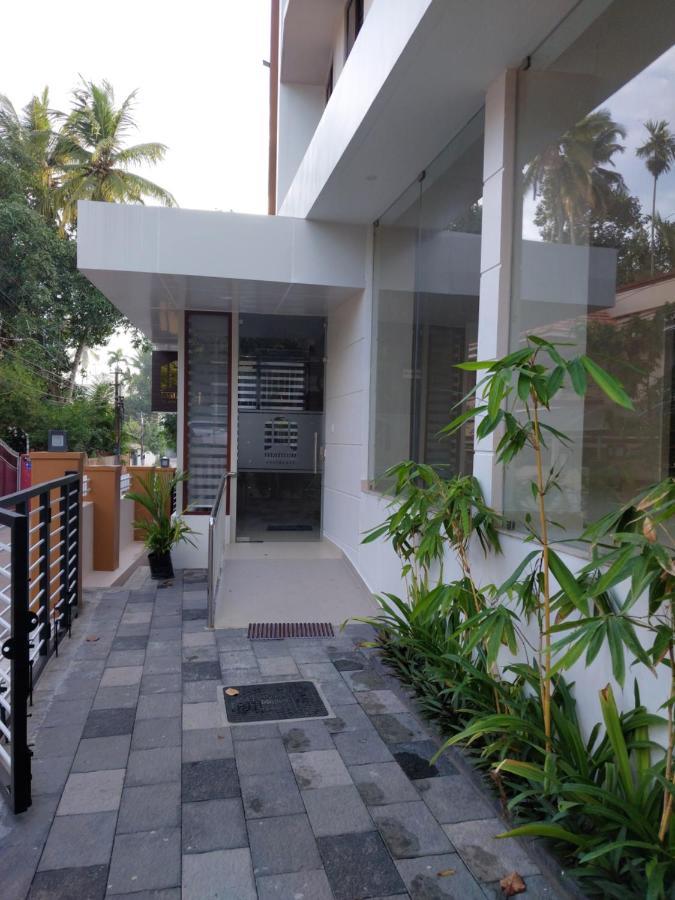 Hotel Mannat Residence Thiruvananthapuram ภายนอก รูปภาพ