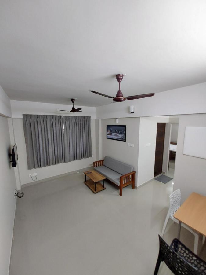 Hotel Mannat Residence Thiruvananthapuram ภายนอก รูปภาพ