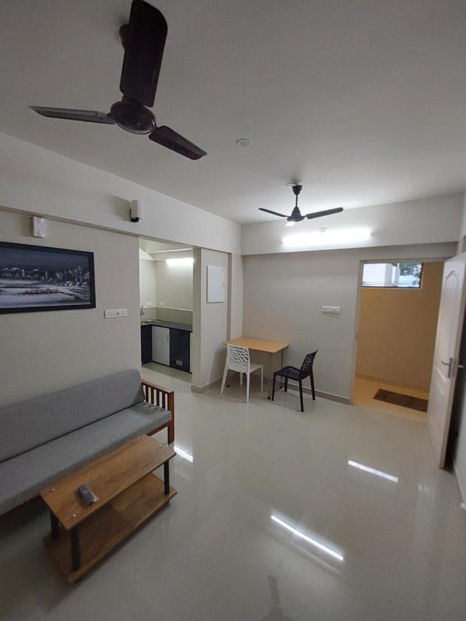 Hotel Mannat Residence Thiruvananthapuram ภายนอก รูปภาพ