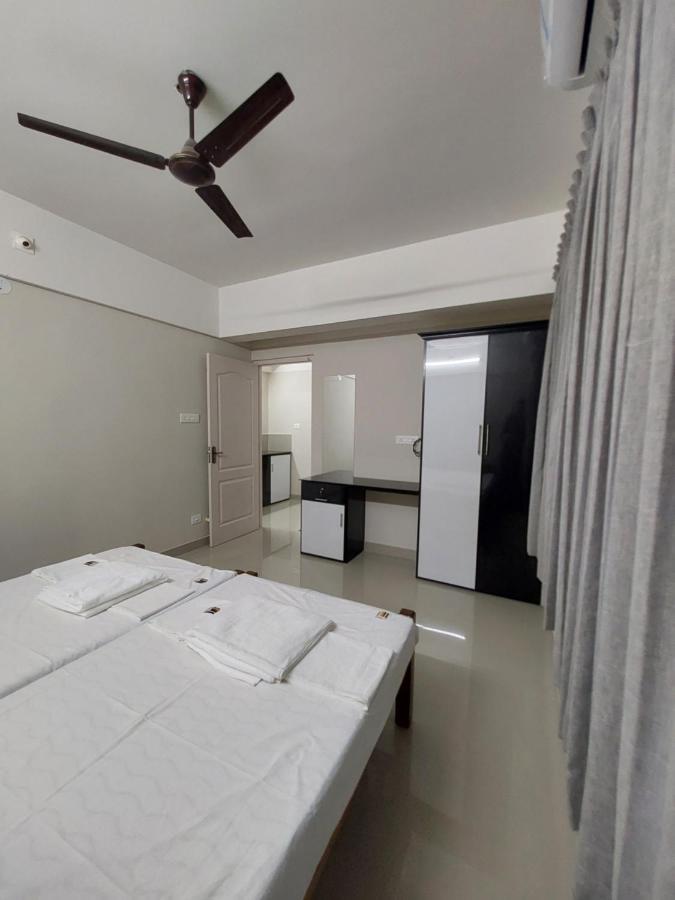 Hotel Mannat Residence Thiruvananthapuram ภายนอก รูปภาพ