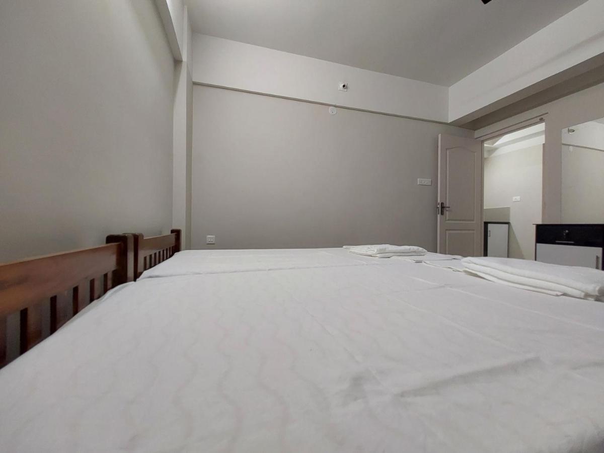 Hotel Mannat Residence Thiruvananthapuram ภายนอก รูปภาพ