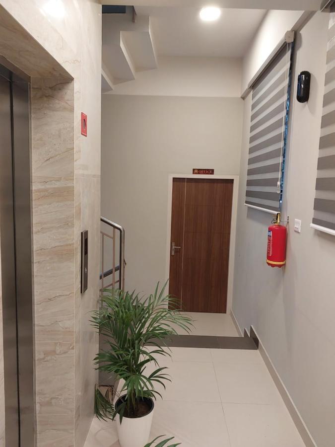 Hotel Mannat Residence Thiruvananthapuram ภายนอก รูปภาพ
