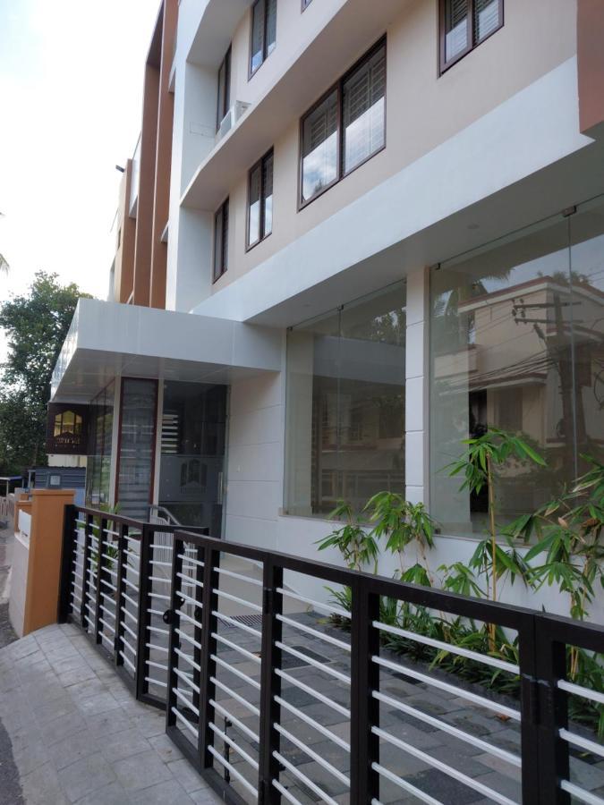 Hotel Mannat Residence Thiruvananthapuram ภายนอก รูปภาพ